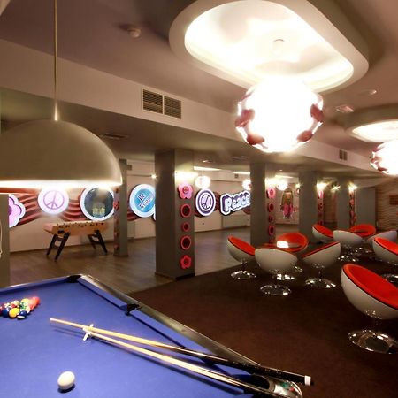 Hotel Styl 70 Pszczyna Exteriör bild