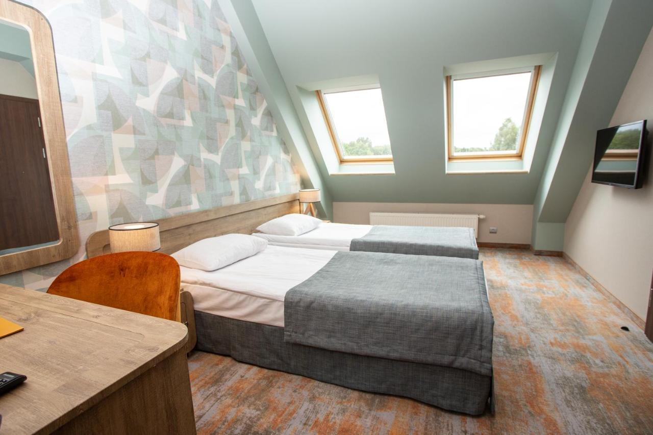 Hotel Styl 70 Pszczyna Exteriör bild