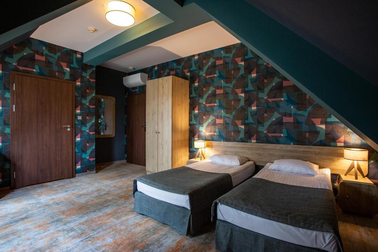 Hotel Styl 70 Pszczyna Exteriör bild