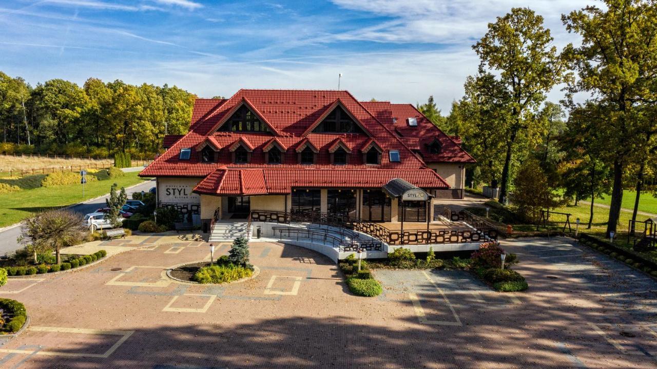Hotel Styl 70 Pszczyna Exteriör bild