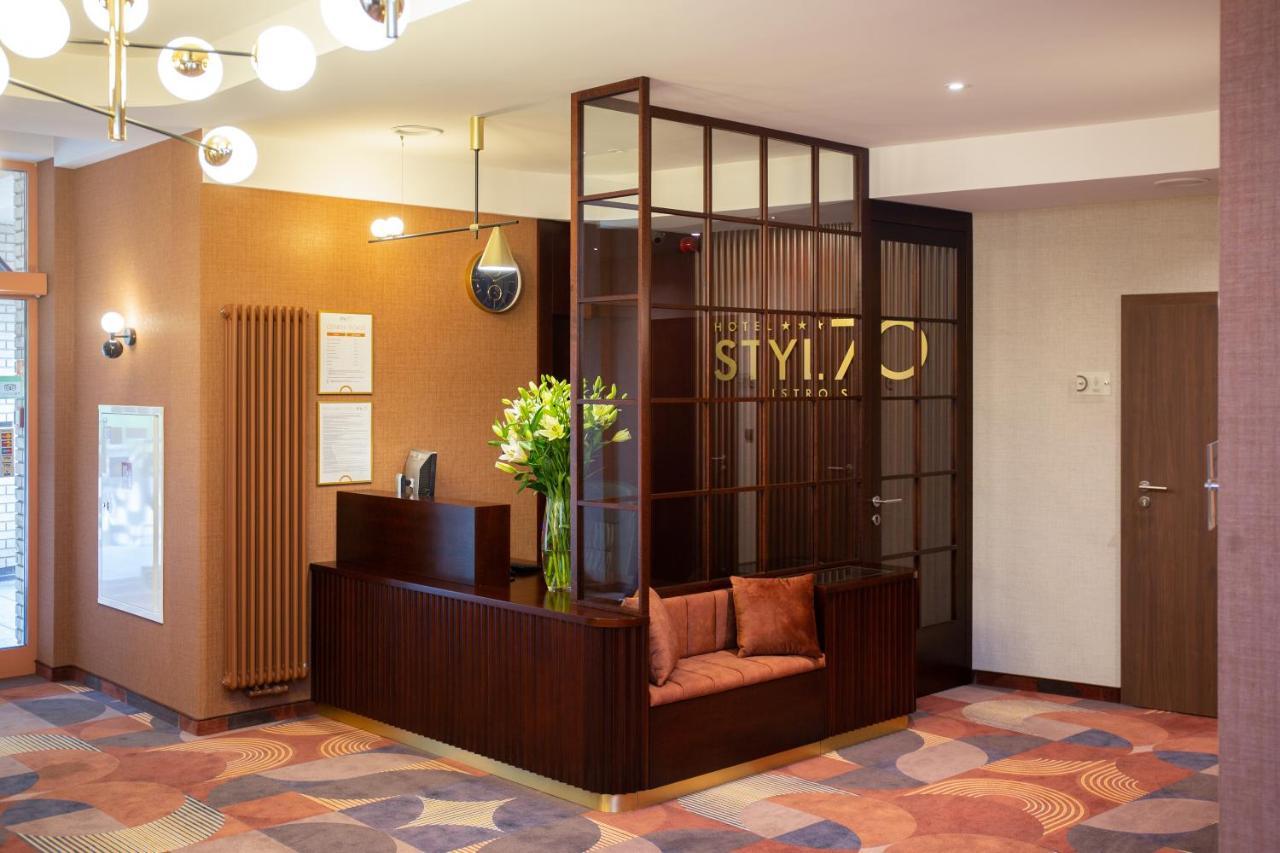 Hotel Styl 70 Pszczyna Exteriör bild