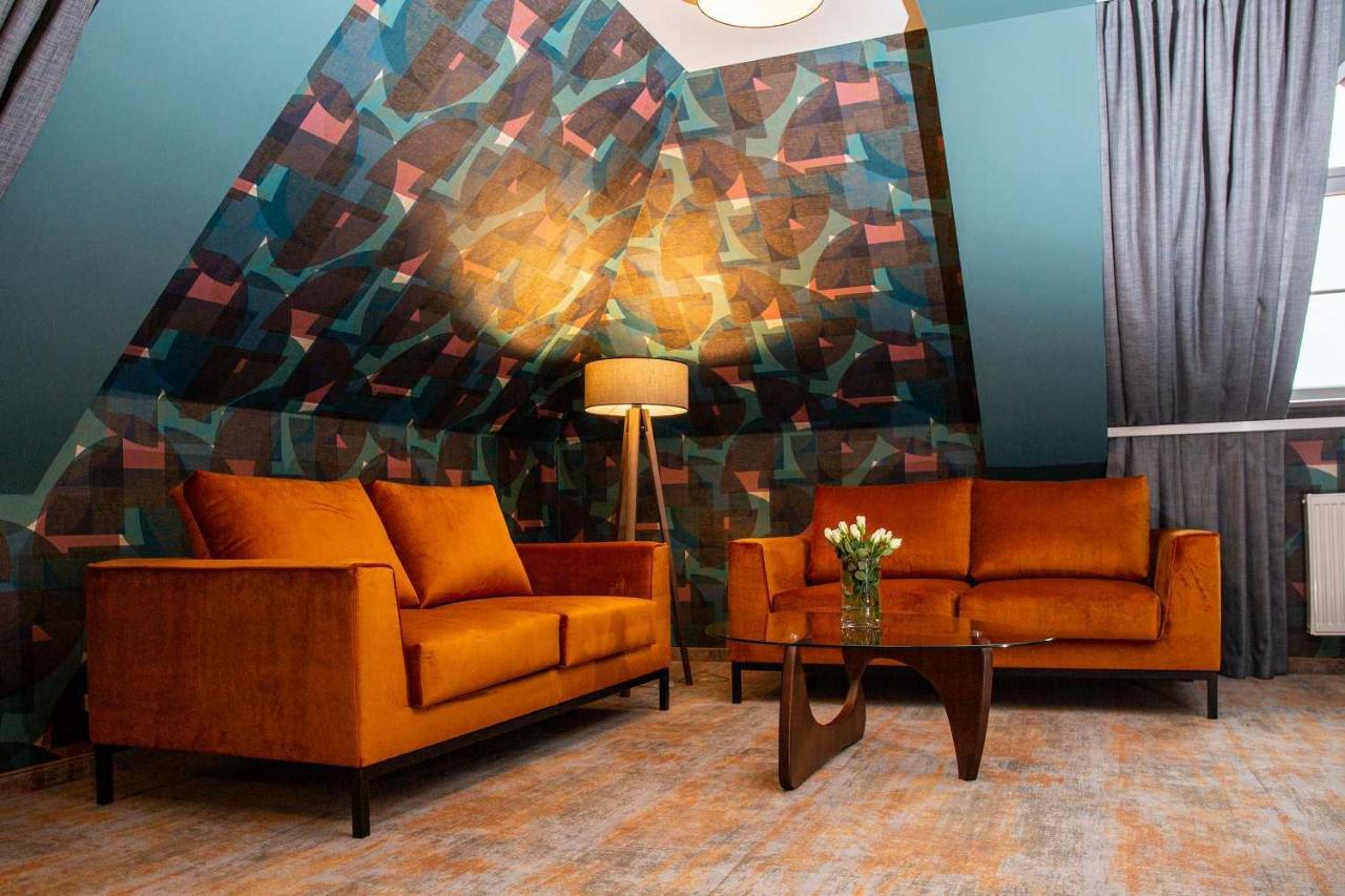 Hotel Styl 70 Pszczyna Exteriör bild