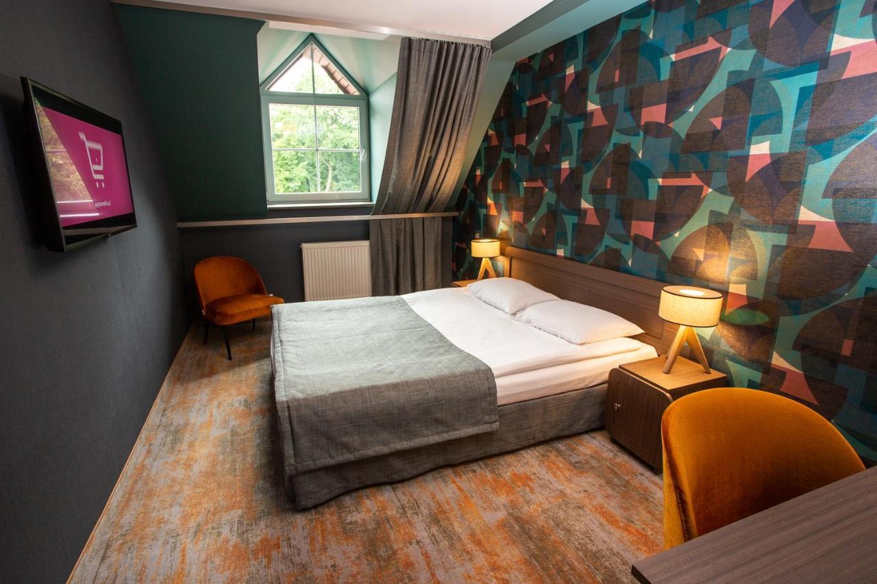 Hotel Styl 70 Pszczyna Exteriör bild