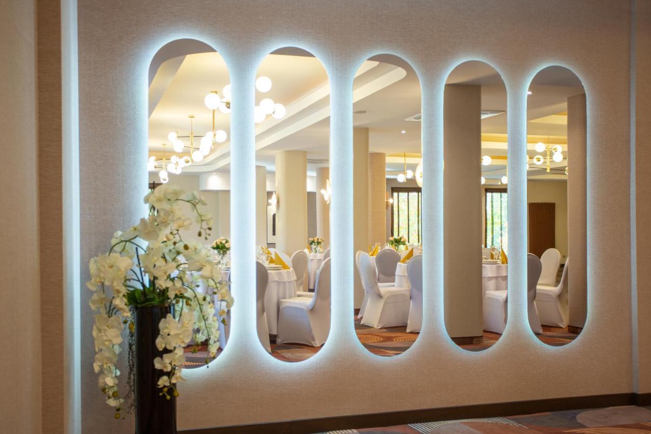 Hotel Styl 70 Pszczyna Exteriör bild