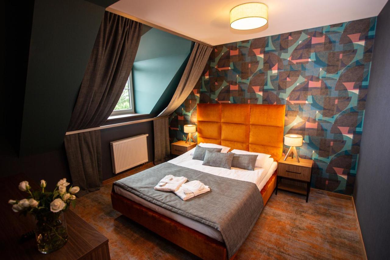 Hotel Styl 70 Pszczyna Exteriör bild