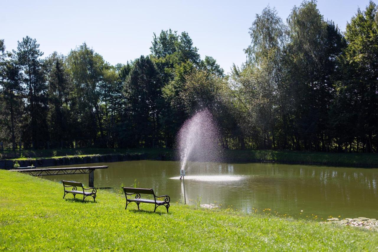 Hotel Styl 70 Pszczyna Exteriör bild